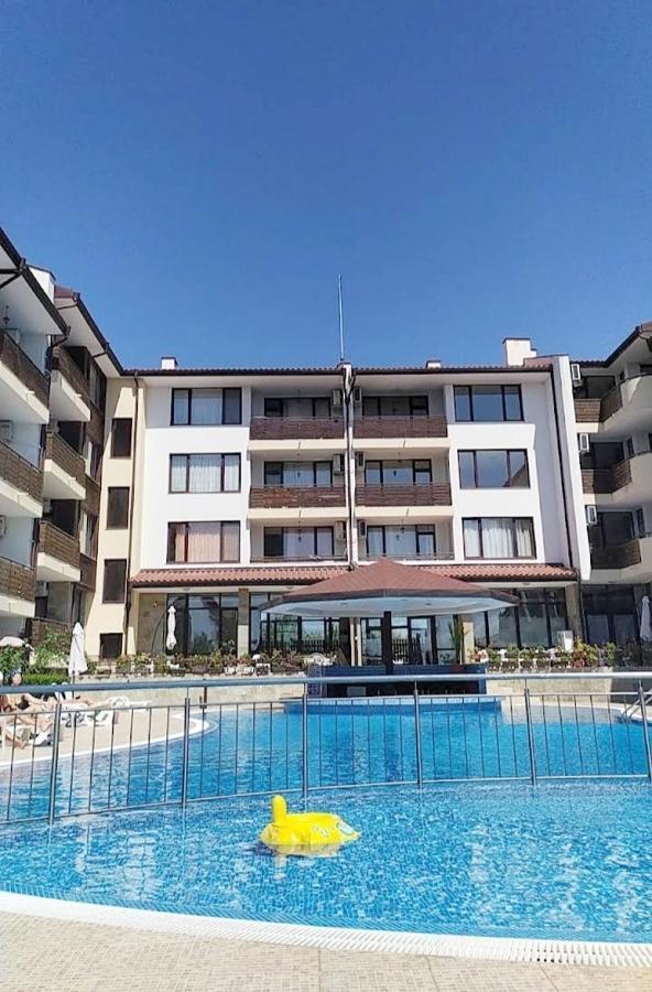 Victoria'S Apartments Nesebar Buitenkant foto